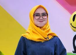Saat melihat anya berhijab, kru ria ricis disebut sampai mangap. 10 Pesona Ria Ricis Dulu Vs Sekarang Dagu Makin Lancip