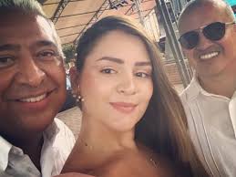 Con plazoleta de San Francisco llena, Clara Luz Roldán se posesionó como  nueva gobernadora del Valle y que mejor en compañía de dos grandes amigos  @tatianacalle28 @will_i_an_hr