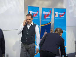 Die afd zieht mit fraktionschefin alice weidel und parteichef tino chrupalla als spitzenduo in den bundestagswahlkampf. Afd Abgeordneter Tino Chrupalla Will Eine Schwarze Liste Fur Unseriose Pressevertreter Erstellen Journalisten Verband Kritisiert Das Scharf Politik