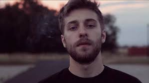 Raper, który potrafi numerem przenieść człowieka do starych czasów to raper  godny pochwały. Kibicujemy Ci bardzo Gracek, zostawiamy wam numer w  komentarzu dla lepszego zasięgu. ⬇️