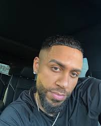 DJ Adoni se despide temporalmente de su corte de pelo con corazón: "¿Con  corazón o sin corazón?"