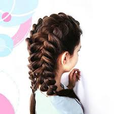 Girls of all ages look simply amazing with a bun, whether it's a simple bun or an elaborate braided one. White Girl Braids 35 Braided Hairstyles Easy Braids Hairstyles Pictures Braided Hairstyles
