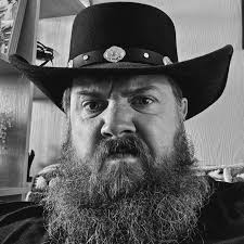 Dani Elliott-Booth (@themightybooth) • Instagram photos and videos