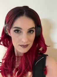 Bonnie Westfall's Instagram, Twitter & Facebook