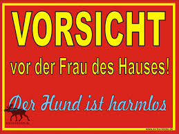 It was commissioned by carl friedrich hensler, the director of vienna's new theater in der josefstadt, and was first performed at the theatre's opening on october 3, 1822.it was the first work beethoven wrote after his revival of studying the works of j. Hinweisschild Oder Aufkleber Vorsicht Vor Der Frau Des Hauses