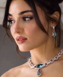 يبدو ان امه راضية عنه كثيرا ♥️ #TheWoman