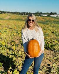 Maggie (@maggie.isaacs) • Instagram photos and videos