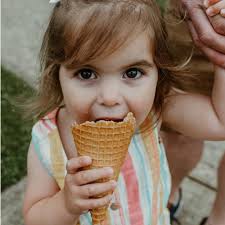 Photographers with moody style in Tennessee?