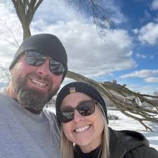 Does anyone know of anywhere that repairs guitar amps?