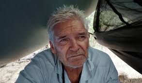 A legend coming back home at 5 pm😅