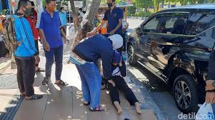 Antrean Rapid Test Di Lab Surabaya Membeludak Calon Peserta Utbk Pingsan