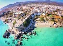 Resultat d'imatges de playa de nerja