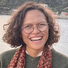 Liza Gordon's Instagram, Twitter & Facebook