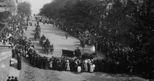 The Funeral Of John Jacob Astor Iv Who Died In The Sinking Of The Titanic New York May 4 1912 Photo Allposters Com John Jacob Astor Iv John Jacob Astor Titanic