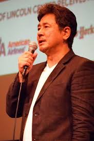 줄기차게 따라다녀, 비싼 선물 공세에, 이제는 목숨 동갑내기 단짝친구인 집주인 딸과 세입자네 아들. ìµœë¯¼ì‹ Wikiwand