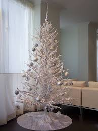 Lalu tempelkan di dinding dengan lem kayu. 15 Inspirasi Pohon Natal Minimalis