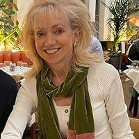 Lynda Rowland's Instagram, Twitter & Facebook