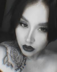 cómo sería tu vida si te atrevieras a ser tu , sin juicio , sin peros”, sin  preocuparte el que diran ? ¿Cuánto estás dispuesta a ser Tu realmente ?  ¿Cuánto en