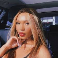 Chelsea Hayden's Instagram, Twitter & Facebook