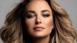 Download the miss universe official app to vote your favorite delegate into the top 21. Daniela Nicolas Miss Universo Chile 2020