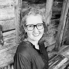 Kami Larsen's Instagram, Twitter & Facebook