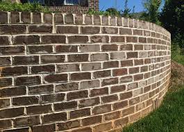 Curved Retaining Wall Made Of Casa Grande Facebrick With White Sand And Mortar Made By Pine Hall Brick Pine Hall Brick Wood Molding
