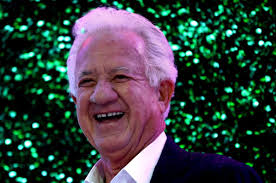 Prominent Tucsonans rally around U of A President Robbins