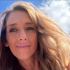 Where to find good spots for rock hunting in Onekama area?