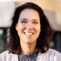 Laura Groen's Instagram, Twitter & Facebook