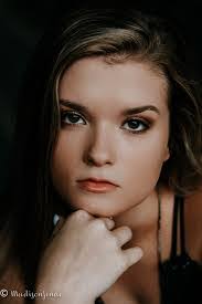 Stephanie Moree's Instagram, Twitter & Facebook