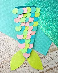 Espérons que vous trouverez un peu (beaucoup) décollez le dos d'une feuille de papier contact et encouragez les enfants à la couvrir toute avec les marceaux de papier de soie. 1001 Facons De S Amuser Avec Une Activite Manuelle Facile En Papier