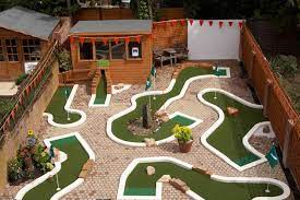 Urbancrazy Minigolf In Your Garden Backyard Mini Golf Backyard Miniature Golf Course