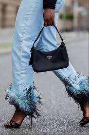 Dadurch läuft man praktisch mit einer fehlstellung der füße. Du Willst Endlich Sicher Auf Hohen Schuhen Laufen Wir Haben 7 Tricks Fur Den Perfekten Gang Auf High Heels Glamour