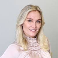 Tamara Collum's Instagram, Twitter & Facebook