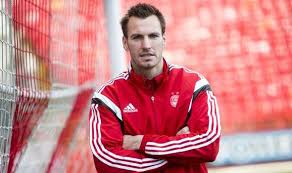 Scott brown, 35, from scotland celtic fc, since 2007 central midfield market value: Gloves Are Off For Aberdeen S Scott Brown Football Sport Express Co Uk