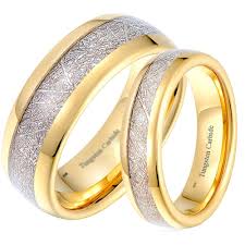Wedding party portraits, as well as family and couple portraits, may be taken at a few different times during the wedding day—most often, either before the wedding or during cocktail hour. Rose Gold Wedding Engagement Couple Rings Gold Novocom Top