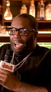 Morris Davies's Instagram, Twitter & Facebook