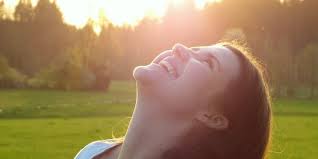 Ucapan kata salam (greeting), seperti selamat pagi, selamat sore, dan selamat malam merupakan kosa kata yang wajib anda kuasai, selain juga ungkapan kata terima kasih dan maaf. 30 Selamat Sore Bahasa Jawa Unik Dan Penuh Makna Merdeka Com