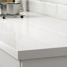 Bois pour un aspect plus naturel, différents styles de gris, noir ou blanc pour un côté plus design ou même à motifs pour plus de fantaisie. Saljan Plan De Travail Sur Mesure Blanc Brillant Stratifie 45 1 63 5x3 8 Cm Ikea