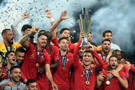 9 đội đứng đầu 9 bảng và đội thứ nhì. Uefa Euro La Gi Nhá»¯ng Thong Tin Thu Vá»‹ Vá» Giáº£i Bong Ä'a Euro