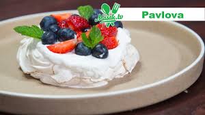 Lukiskan bulatan pada kertas minyak menggunakan ukuran pinggan kuih dan terbalikkan. Resep Pavlova Youtube