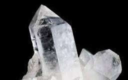 Piedra de cristal de roca: Conoce esta gema - ENIGMA Joyería ...