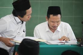 Sejak itu, mustofa hanya menyimpan puisi karyanya di rak buku. Gus Baha Dan Tradisi Kritis Kitab Kuning Alif Id