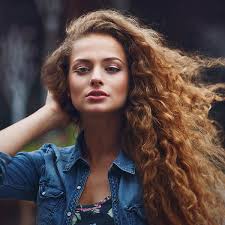 I capelli naturali non sono una tendenza, sono ormai la consuetudine, soprattutto se meravigliosamente ricci: Tagli Capelli Ricci Il Blog N 1 Sui Capelli Ricci