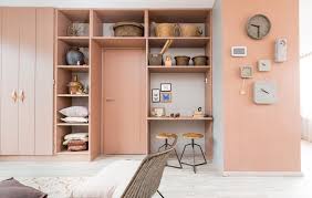 Vervang alle binnendeuren voor gordijnen. 6 Ideeen Om Groots Te Wonen Op Weinig Vierkante Meters Vtwonen Klein Huis Interieur Wonen Kleine Ruimte Slaapkamer
