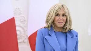How old is macron and his wife brigitte? Brigitte Macron Aislada Preventivamente Tras Estar En Contacto Con Un Positivo En Coronavirus