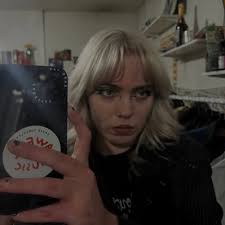 Holly Sayers (@hollysayers_x)