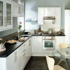 howdens joinery the glendevon white kitchen