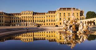 Het is sinds de jaren 60 een van de drukstbezochte bezienswaardigheden in de hoofdstad. Schloss Schonbrunn Wien Jetzt Fur Immer