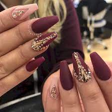 Pin By Yanelhy Alvarez M A T Ta On Nails Swarovski Nails Maroon Nails Glamour Nails